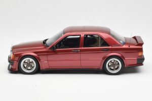 Mercedes 190E 2.5-16 W201 RAUH-Welt Republik Червен Otto 1:18 OT1083 Смола — снимка 3 от 6