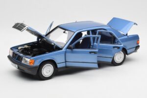 Mercedes 190E W201 Diamond Син Дилърско Издание Norev 1:18 B66040661 Метал — снимка 2 от 8