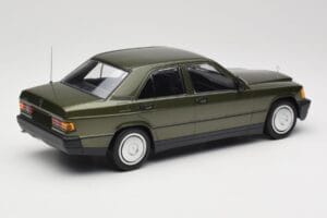 Mercedes 190E W201 Зелен Металик Minichamps 1:18 155037001 Метал — снимка 2 от 6
