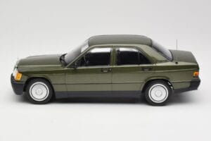 Mercedes 190E W201 Зелен Металик Minichamps 1:18 155037001 Метал — снимка 3 от 6