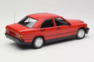 Mercedes 190E W201 Червен Minichamps 1:18 155037000 Метал — снимка 2 от 6