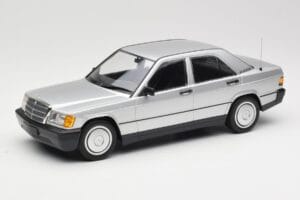 Mercedes 190E W201 Сребрист Minichamps 1:18 155037004 Метал