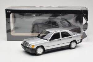 Mercedes 190E W201 Сребрист Minichamps 1:18 155037004 Метал — снимка 6 от 6