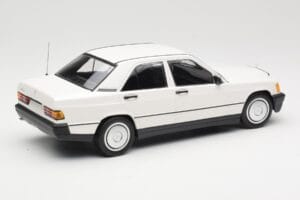 Mercedes 190E W201 Бял Minichamps 1:18 155037002 Метал — снимка 2 от 6
