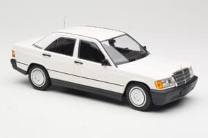 Mercedes 190E W201 Бял Minichamps 1:18 155037002 Метал — снимка 4 от 6