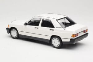 Mercedes 190E W201 Бял Minichamps 1:18 155037002 Метал — снимка 5 от 6