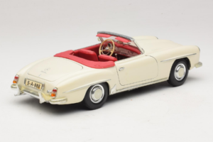 Mercedes 190SL Бял Maisto 1:18 50274 Метал — снимка 3 от 8