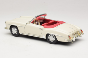 Mercedes 190SL Бял Maisto 1:18 50274 Метал — снимка 7 от 8