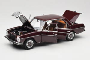 Mercedes 200 W115 Тъмночервенокафяв Norev 1:18 183778 Метал — снимка 2 от 8