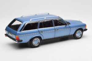 Mercedes 200 S123 T-Model Diamond Син Дилърско Издание Norev 1:18 B66040671 Метал — снимка 3 от 8