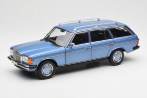 Mercedes 200 S123 T-Model Diamond Син Дилърско Издание Norev 1:18 B66040671 Метал
