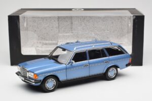Mercedes 200 S123 T-Model Diamond Син Дилърско Издание Norev 1:18 B66040671 Метал — снимка 8 от 8