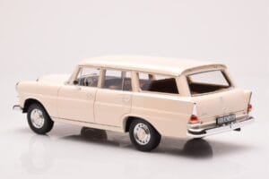 Mercedes 200 Universal W110 Кремав Norev 1:18 183709 Метал — снимка 7 от 8