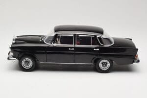 Mercedes 200 W110 Черен Norev 1:18 183574 Метал — снимка 4 от 8