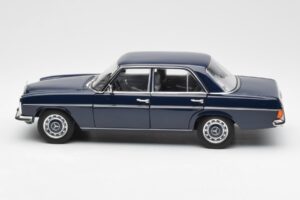 Mercedes 200 W114 Midnight Син Дилърско Издание Norev 1:18 B66040694 Метал — снимка 4 от 8