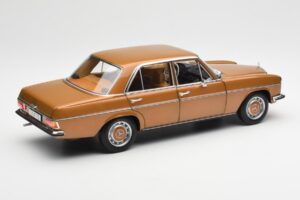 Mercedes 200 W115 Bycane Златен Дилърско Издание Norev 1:18 B66040665 Метал — снимка 3 от 8
