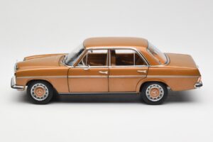 Mercedes 200 W115 Bycane Златен Дилърско Издание Norev 1:18 B66040665 Метал — снимка 4 от 8