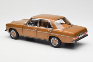 Mercedes 200 W115 Bycane Златен Дилърско Издание Norev 1:18 B66040665 Метал — снимка 7 от 8