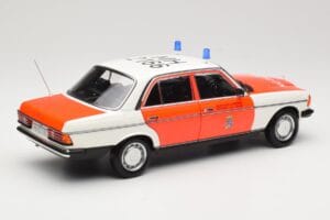 Mercedes 200 W123 Линейка Бял Norev 1:18 183834 Метал — снимка 5 от 8