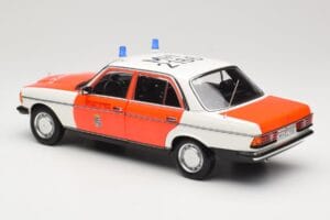 Mercedes 200 W123 Линейка Бял Norev 1:18 183834 Метал — снимка 6 от 8