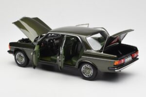 Mercedes 200 W123 Cypress Зелен Металик Дилърско Издание Norev 1:18 B66040654 Метал — снимка 5 от 8