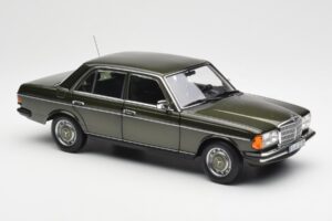 Mercedes 200 W123 Cypress Зелен Металик Дилърско Издание Norev 1:18 B66040654 Метал — снимка 6 от 8