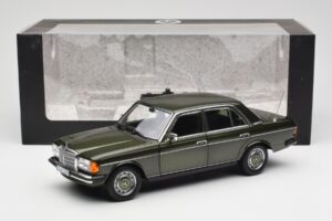 Mercedes 200 W123 Cypress Зелен Металик Дилърско Издание Norev 1:18 B66040654 Метал — снимка 8 от 8