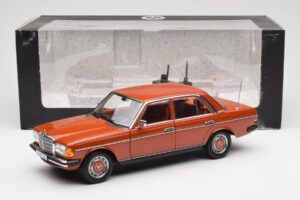 Mercedes 200 W123 English Червен Дилърско Издание Norev 1:18 B66040653 Метал — снимка 8 от 8