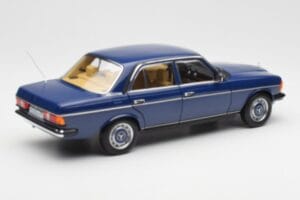 Mercedes 200 W123 Surf Син Norev 1:18 183710 Метал — снимка 3 от 8