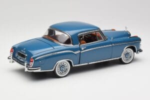 Mercedes 220 SE W128 Син Sun Star 1:18 3561 Метал — снимка 3 от 8