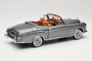Mercedes 220 SE W128 Кабриолет Grey Metallic Sun Star 1:18 3352-M1 Метал — снимка 3 от 8