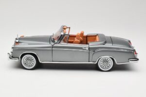 Mercedes 220 SE W128 Кабриолет Grey Metallic Sun Star 1:18 3352-M1 Метал — снимка 4 от 8