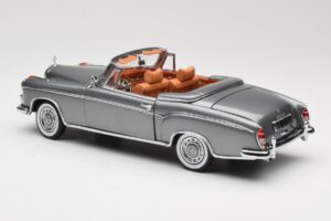 Mercedes 220 SE W128 Кабриолет Grey Metallic Sun Star 1:18 3352-M1 Метал — снимка 7 от 8