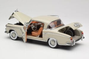 Mercedes 220 SE W128 Coupe Светлосив Sun Star 1:18 3568 Метал — снимка 5 от 8