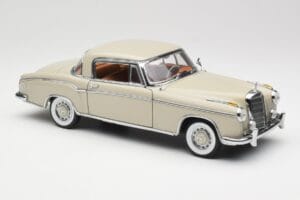 Mercedes 220 SE W128 Coupe Светлосив Sun Star 1:18 3568 Метал — снимка 6 от 8