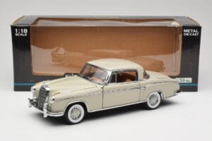 Mercedes 220 SE W128 Coupe Светлосив Sun Star 1:18 3568 Метал — снимка 8 от 8