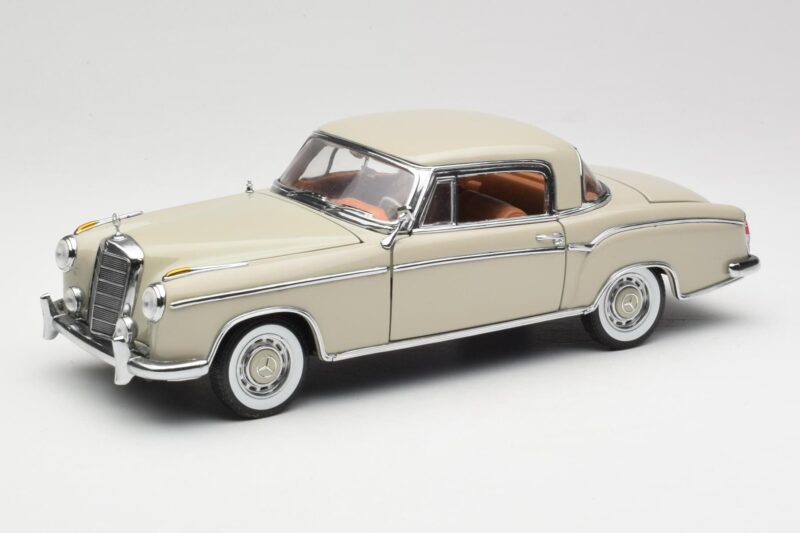 Mercedes 220 SE W128 Coupe Светлосив Sun Star 1:18 3568 Метал