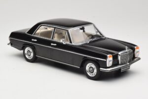 Mercedes 220D W115 Черен MCG 1:18 MCG18117 Метал — снимка 4 от 6