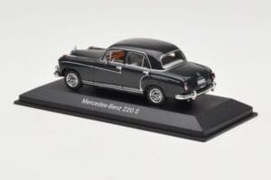 Mercedes 220S W180 Светлосив Minichamps 1:43 B66040534 Метал — снимка 3 от 4