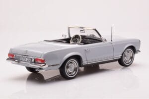 Mercedes 230 SL W113 Pagoda Сив Norev 1:18 183990 Метал — снимка 4 от 8