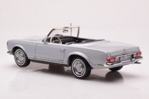 Mercedes 230 SL W113 Pagoda Сив Norev 1:18 183990 Метал — снимка 7 от 8
