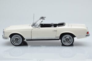 Mercedes 230 SL W113 Pagoda Бял Ограничено Издание Norev 1:18 183768 Метал — снимка 4 от 9