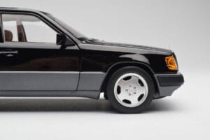 Mercedes 230E W124 AMG Wheels Черен Лимитирана Серия Norev 1:18 183950 Метал — снимка 8 от 12