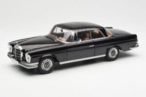 Mercedes 280 SE W111 Coupe Черен AUTOart 1:18 76286 Метал