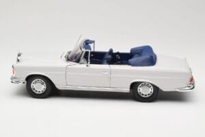 Mercedes 280 SE W111 Кабриолет Светлосив Norev 1:18 183530 Метал — снимка 4 от 8