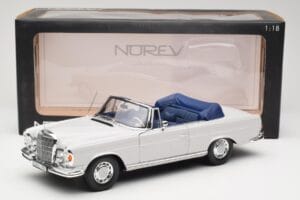 Mercedes 280 SE W111 Кабриолет Светлосив Norev 1:18 183530 Метал — снимка 8 от 8