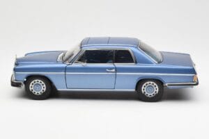 Mercedes 280C/8 W114 Coupe Син Metallic AUTOart 1:18 76187 Метал — снимка 4 от 8