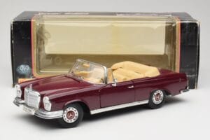 Mercedes 280SE W108 Bordeaux Червен Maisto 1:18 31811 Метал — снимка 8 от 8