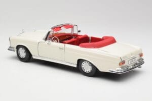 Mercedes 280SE W108 Ivory Бял Maisto 1:18 50223 Метал — снимка 7 от 8