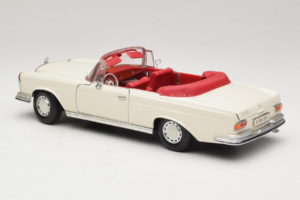 Mercedes 280 SE W108 Бял Maisto 1:18 52111 Метал — снимка 7 от 8